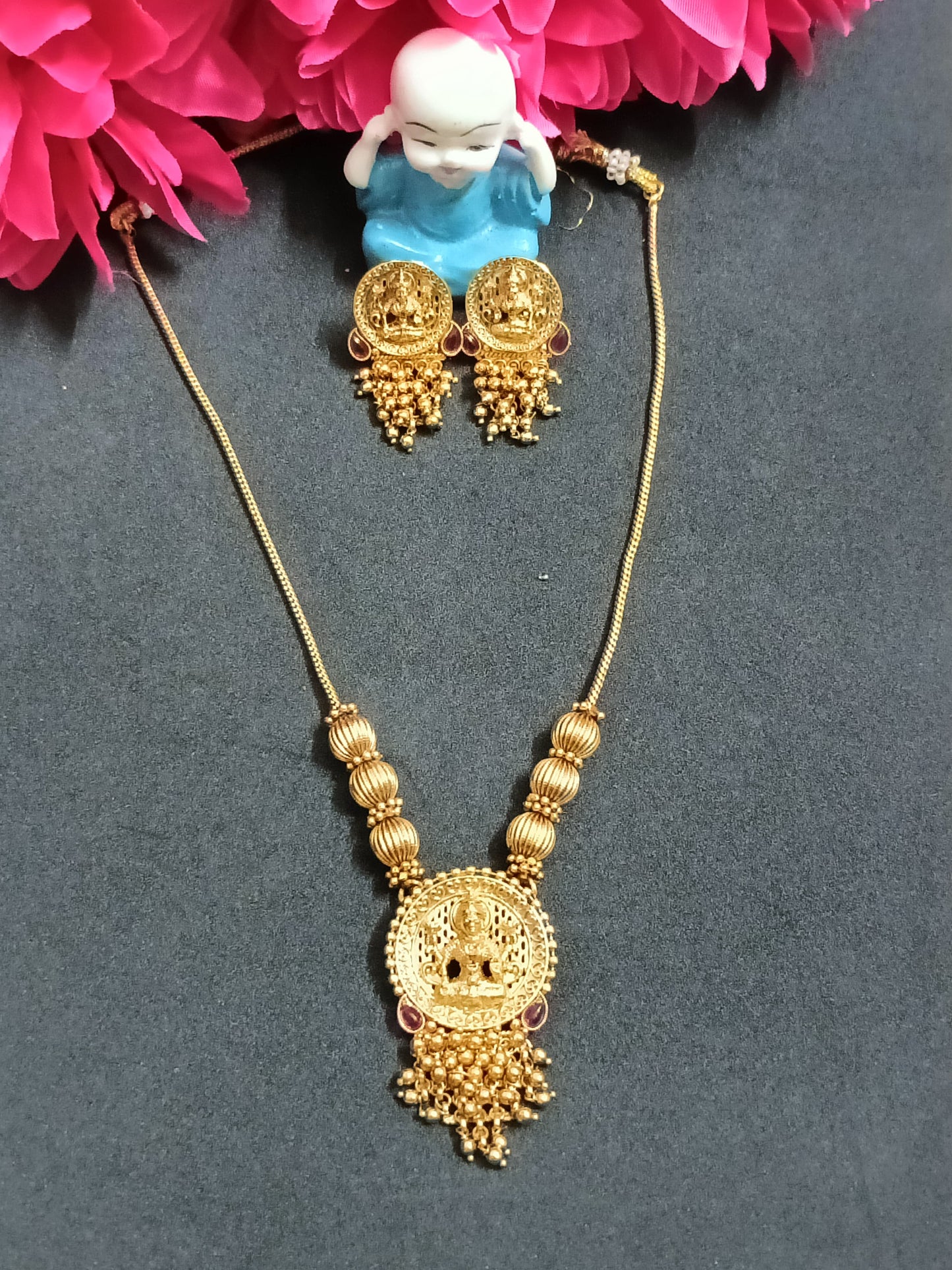 Lakshmi Pendant Antique Necklace with Earrings