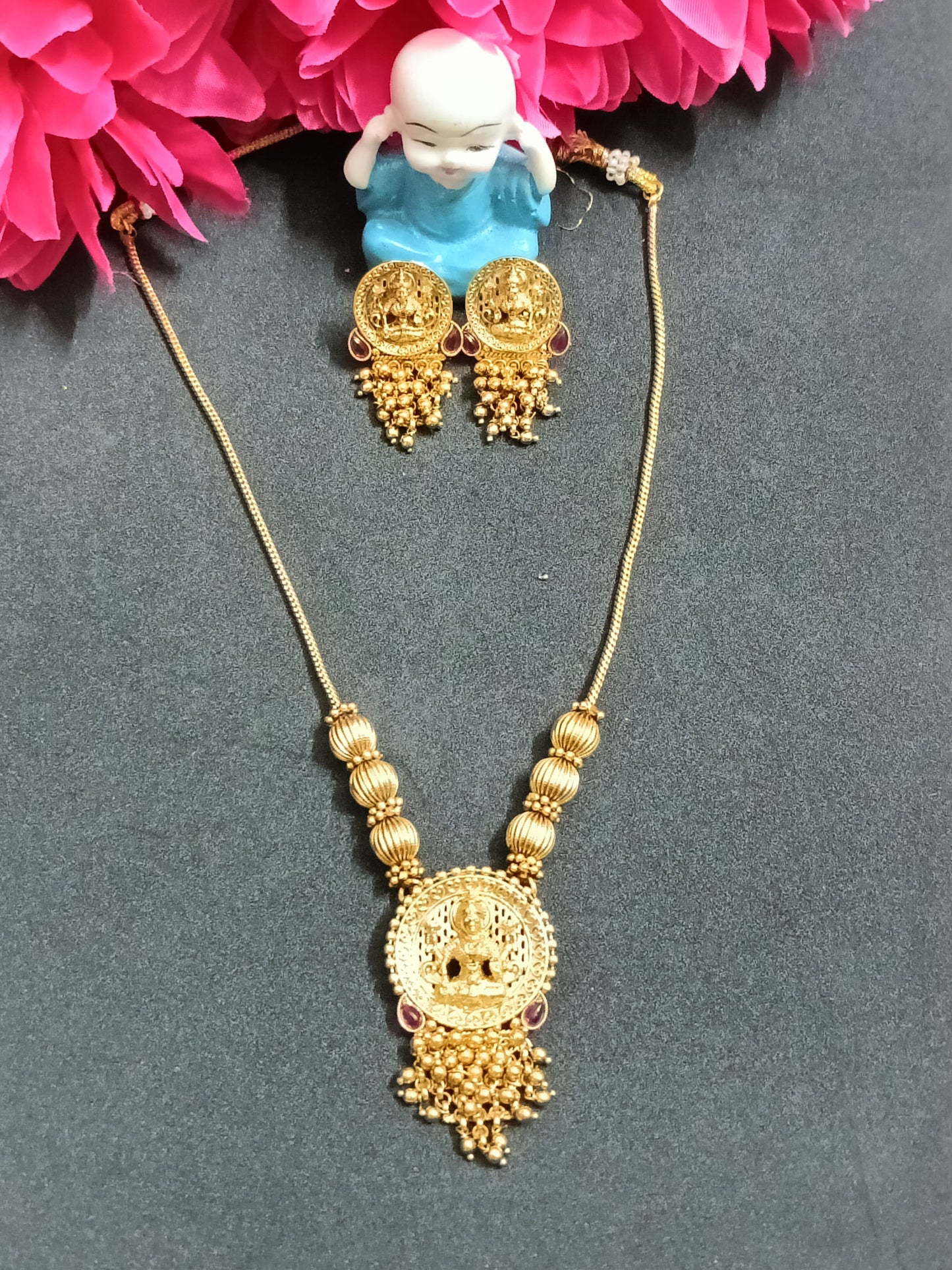 Lakshmi Pendant Antique Necklace with Earrings