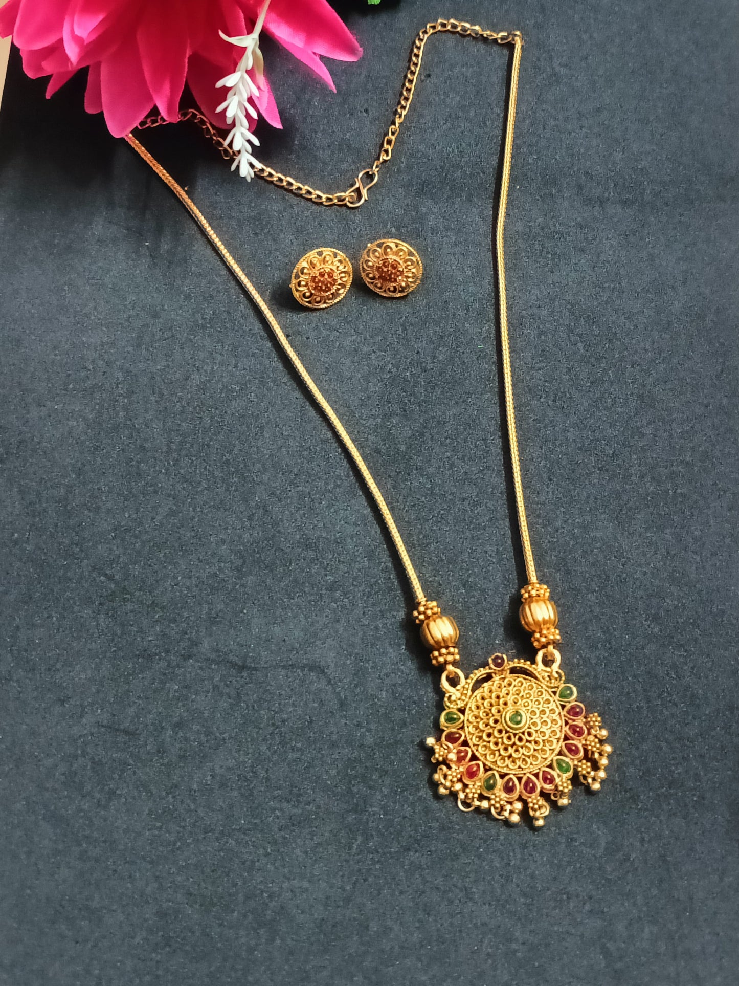 Beautiful Antique Neckpiece with Earrings