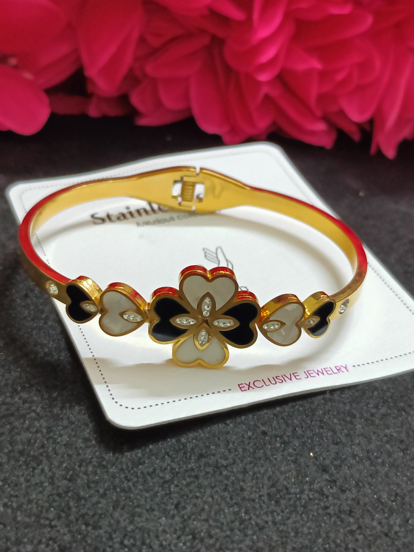 Trendy Flower Design Bracelet