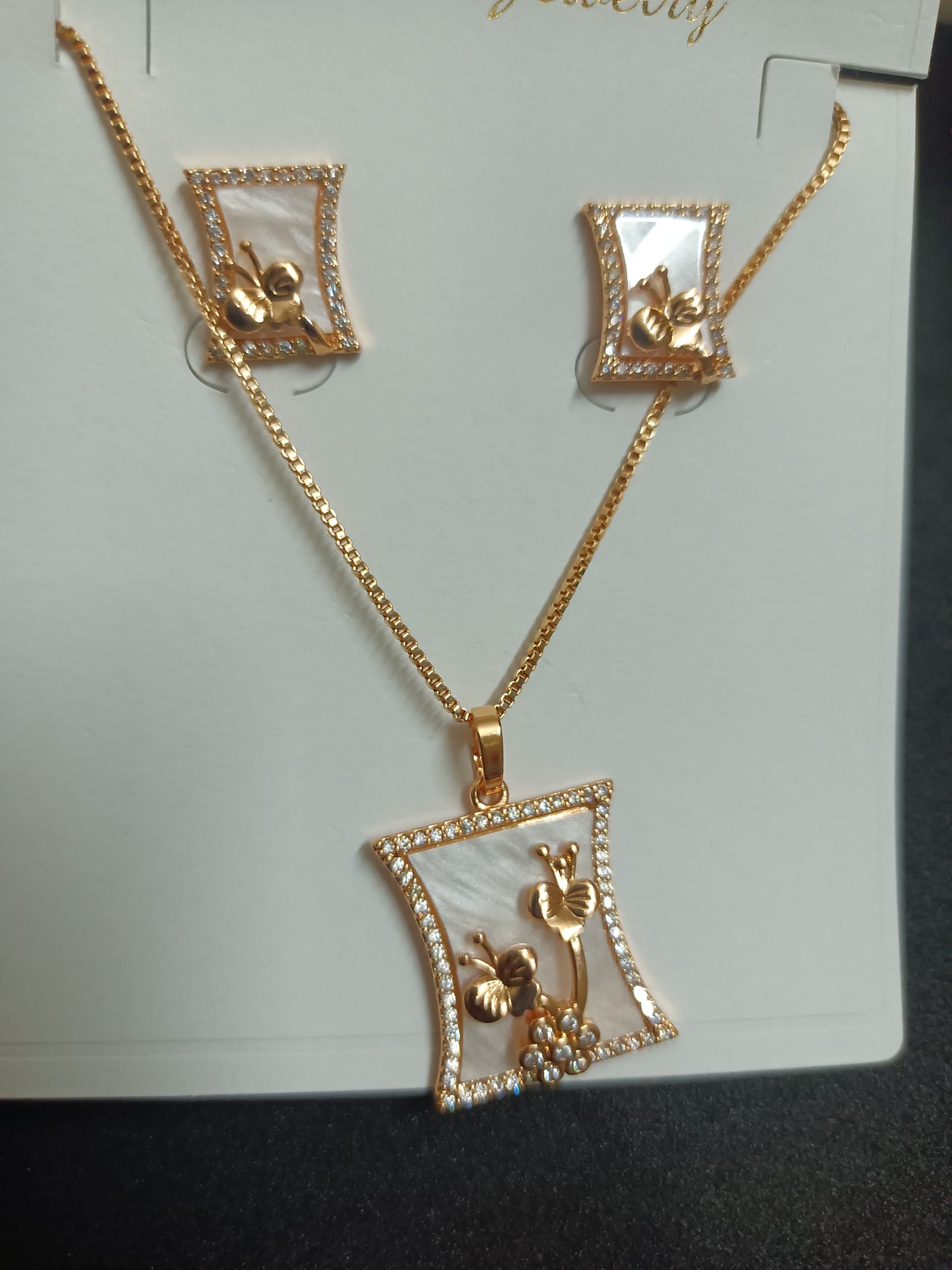 Trendy Unique Pendant Rose Gold Chain with Cute Earrings