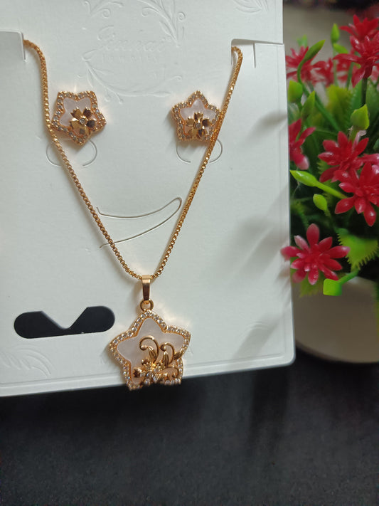 Trendy Cute Pendant Rose Gold Chain with Cute Earrings