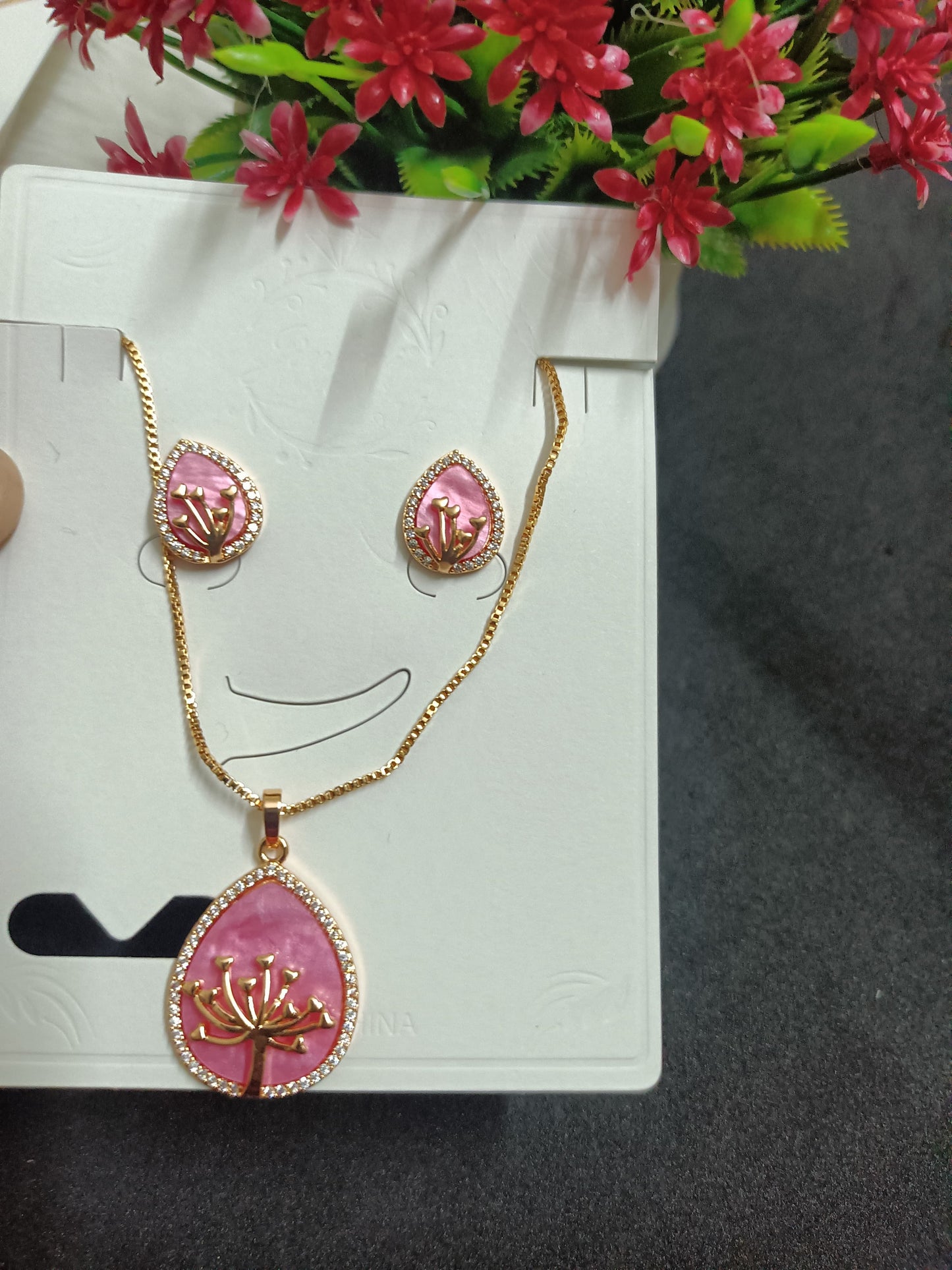 Leaf Pink Pendant Rosegold Chain with Earrings