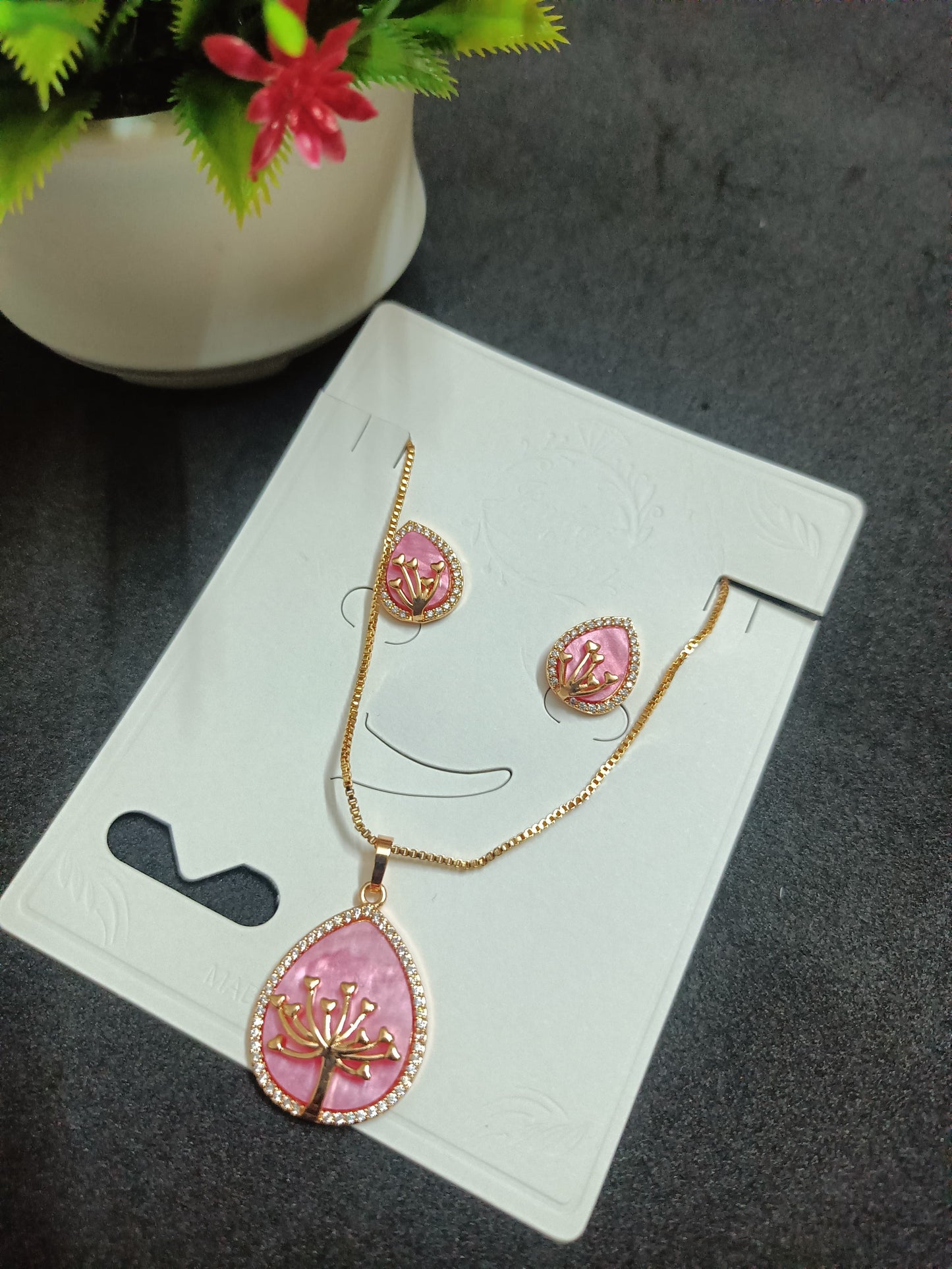 Leaf Pink Pendant Rosegold Chain with Earrings